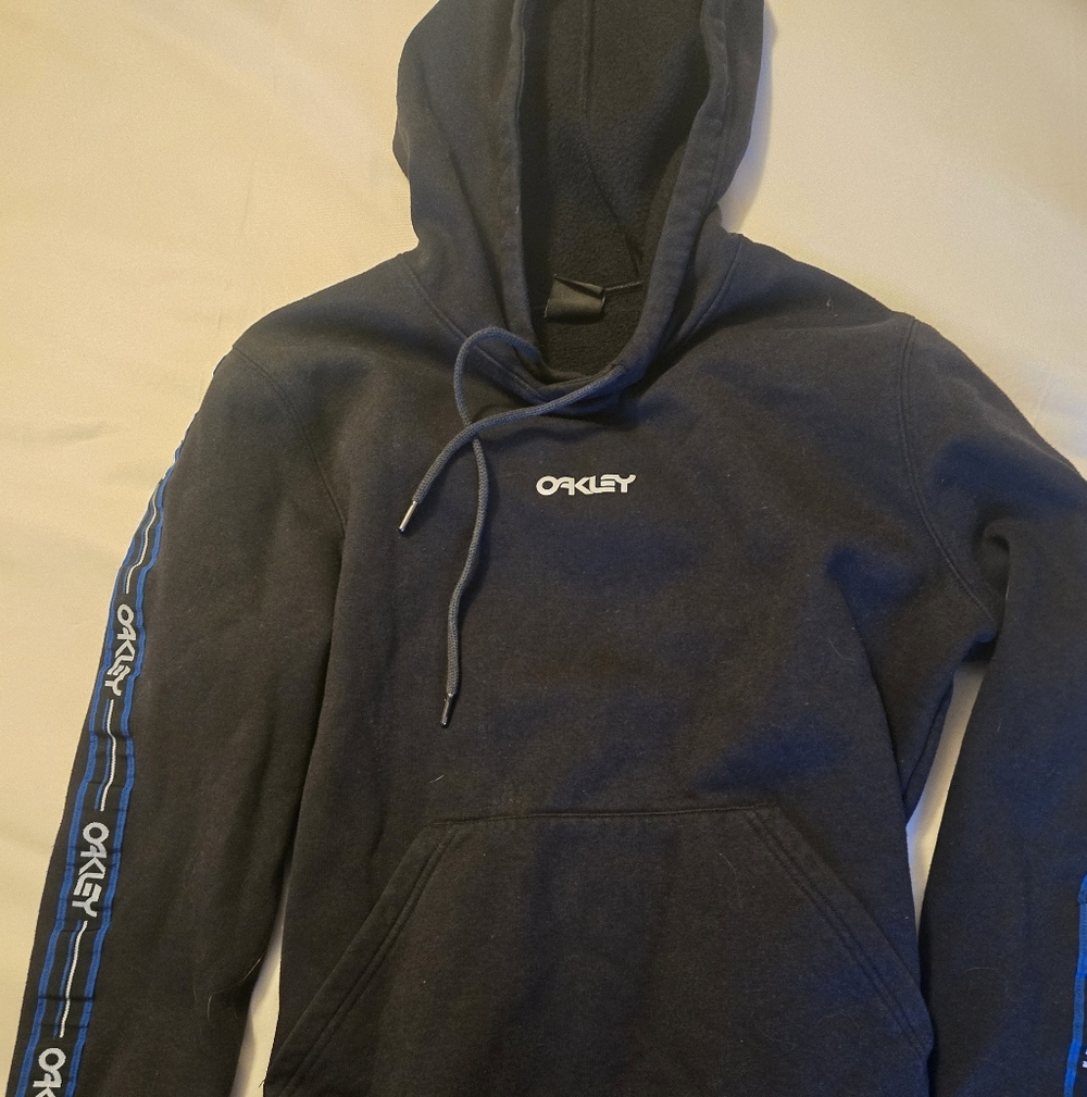 Oakley Men's Black Hoodie with Blue Accents XL
